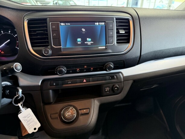 peugeot-expert-diesel-2022-big-15