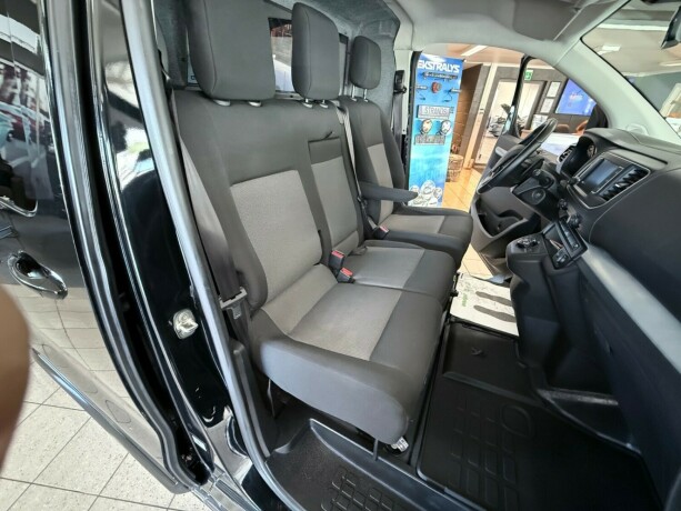 peugeot-expert-diesel-2022-big-24
