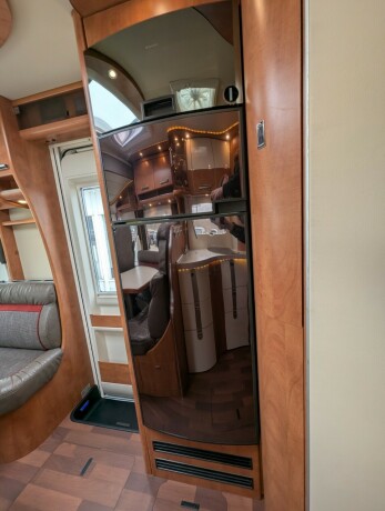 carthago-chic-c-line-i-49-diesel-2015-big-62