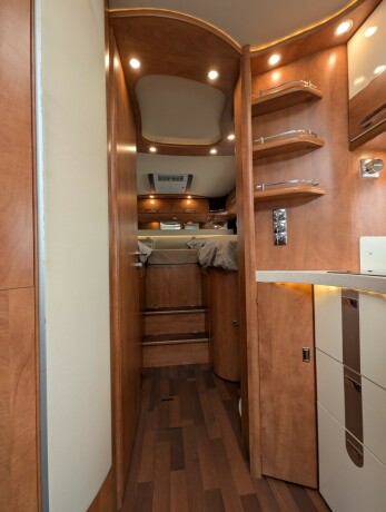 carthago-chic-c-line-i-49-diesel-2015-big-70