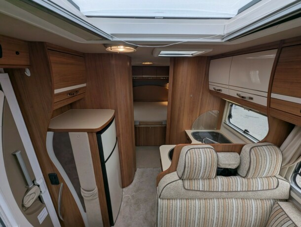 eura-mobil-tt-710-qb-diesel-2011-big-27
