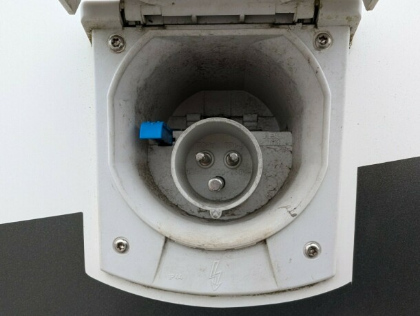 eura-mobil-tt-710-qb-diesel-2011-big-9
