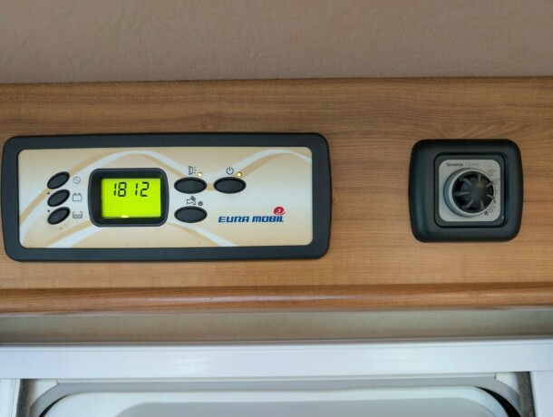 eura-mobil-tt-710-qb-diesel-2011-big-52