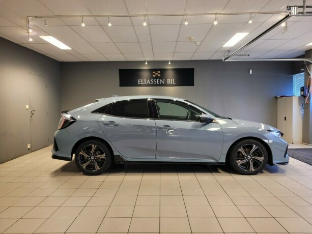 honda-civic-bensin-2017-big-3
