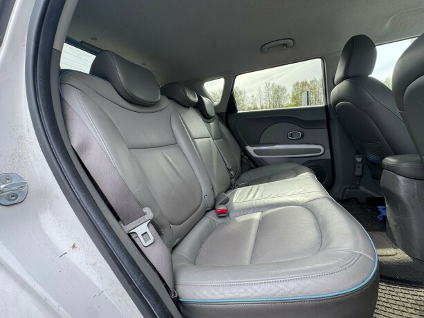 kia-soul-elektrisitet-2015-big-10