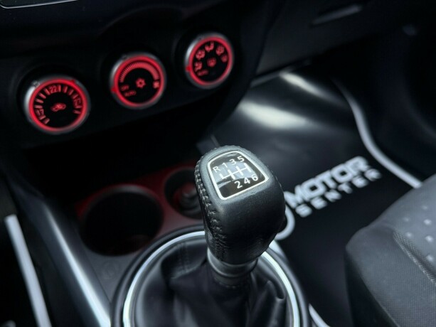 mitsubishi-asx-diesel-2011-big-20