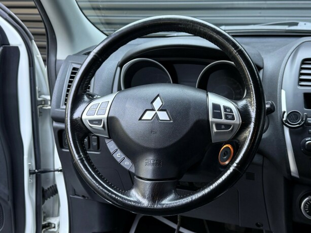 mitsubishi-asx-diesel-2011-big-12