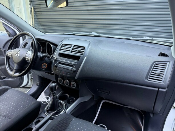 mitsubishi-asx-diesel-2011-big-11