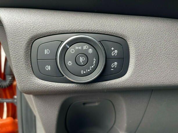 ford-transit-diesel-2018-big-15