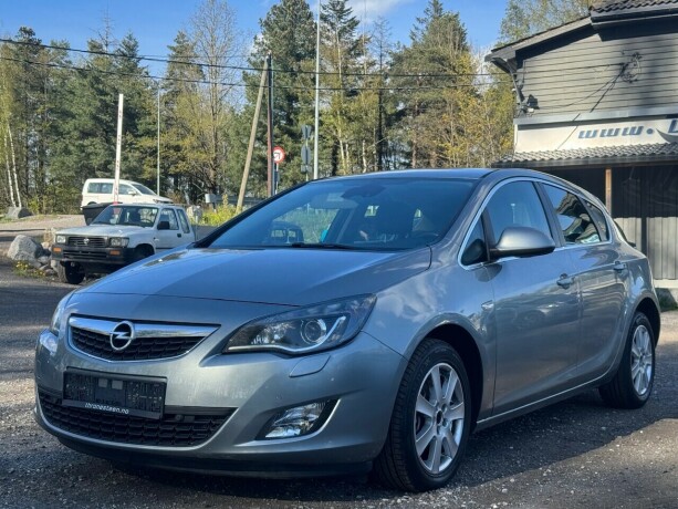 opel-astra-bensin-2010-big-2