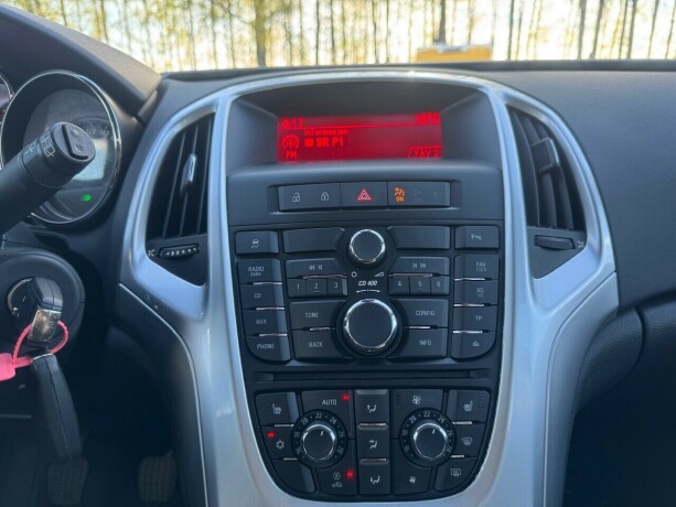 opel-astra-bensin-2010-big-17