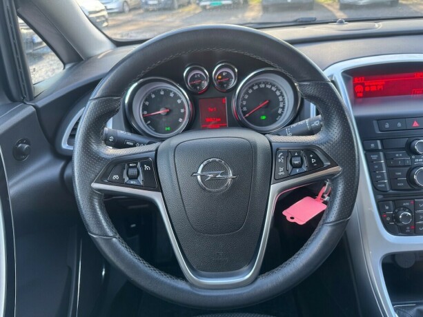 opel-astra-bensin-2010-big-14