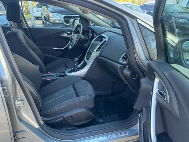 opel-astra-bensin-2010-big-9