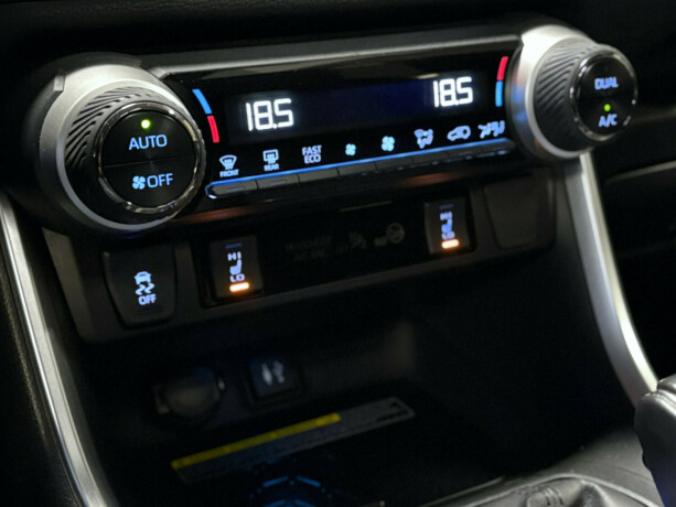 toyota-rav4-elektrisitetbensin-2019-big-10