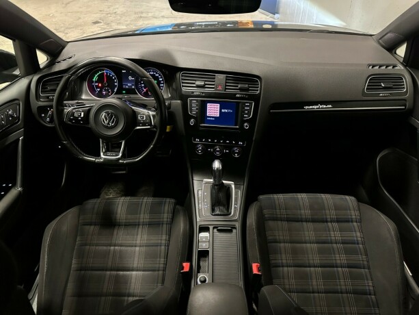 volkswagen-golf-elektrisitetbensin-2017-big-11