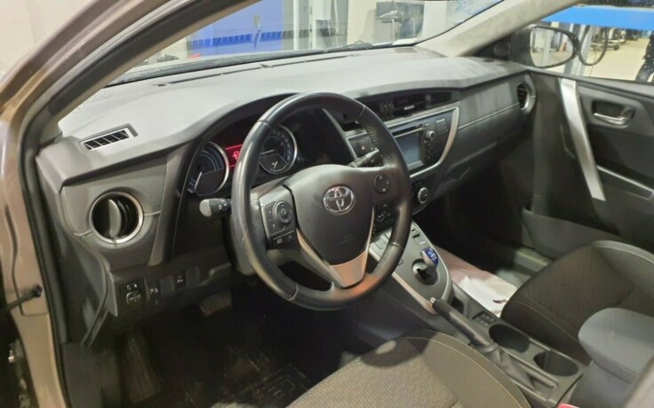 toyota-auris-bensin-2015-big-9