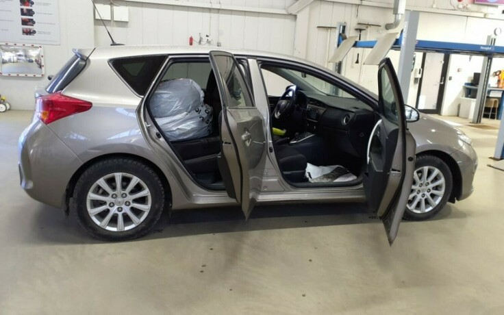 toyota-auris-bensin-2015-big-15