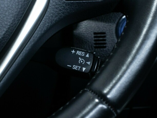 toyota-auris-bensin-2015-big-27