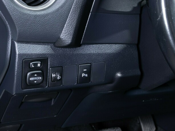 toyota-auris-bensin-2015-big-24