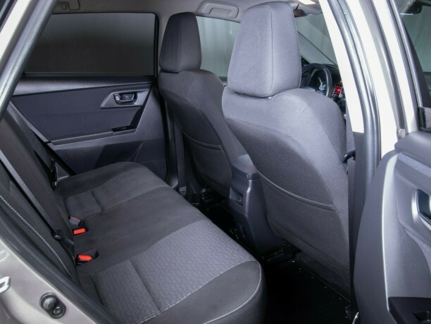 toyota-auris-bensin-2015-big-57