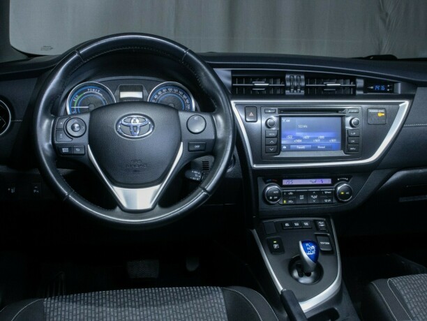 toyota-auris-bensin-2015-big-43