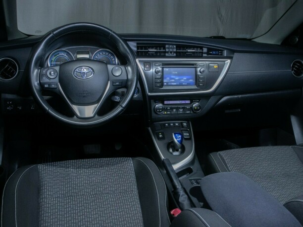 toyota-auris-bensin-2015-big-44