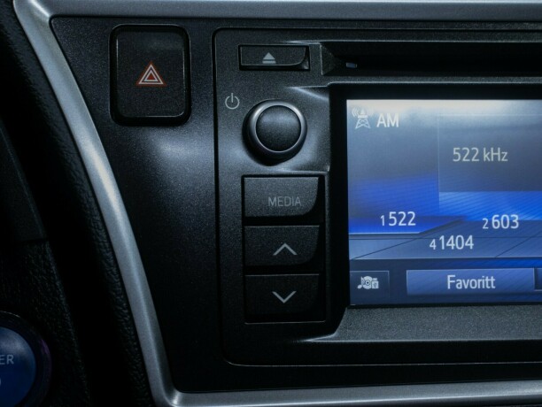 toyota-auris-bensin-2015-big-36