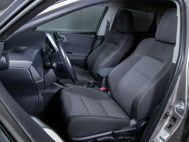 toyota-auris-bensin-2015-big-48