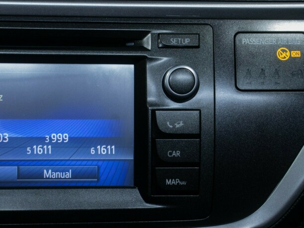 toyota-auris-bensin-2015-big-37