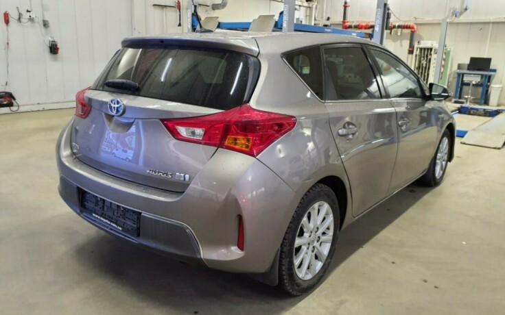 toyota-auris-bensin-2015-big-5