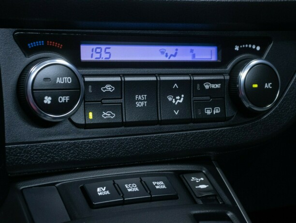 toyota-auris-bensin-2015-big-32