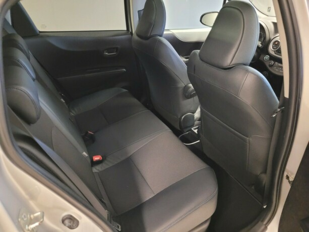 toyota-yaris-elektrisitetbensin-2014-big-15