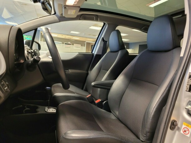 toyota-yaris-elektrisitetbensin-2014-big-18