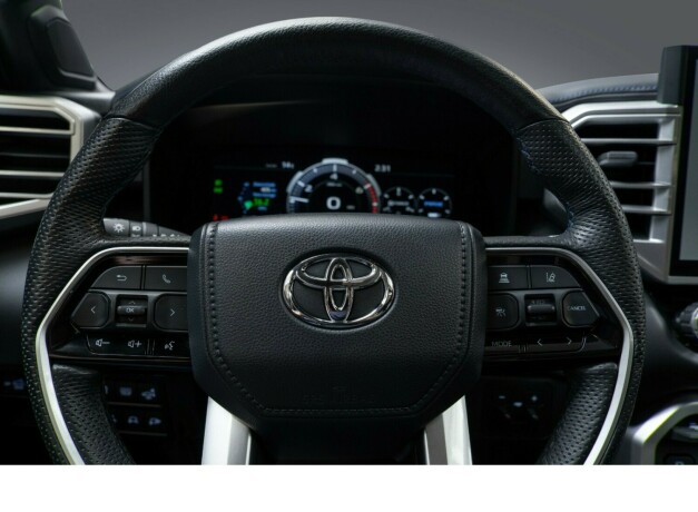 toyota-tundra-elektrisitetbensin-2022-big-25