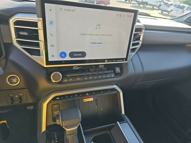 toyota-tundra-elektrisitetbensin-2022-big-9