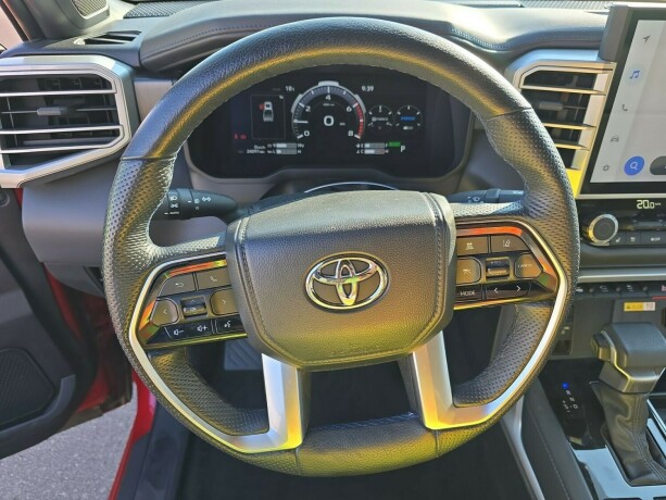 toyota-tundra-elektrisitetbensin-2022-big-8