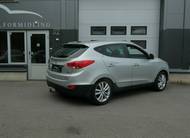 hyundai-ix35-diesel-2010-big-1