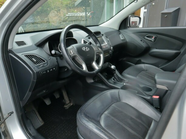 hyundai-ix35-diesel-2010-big-4