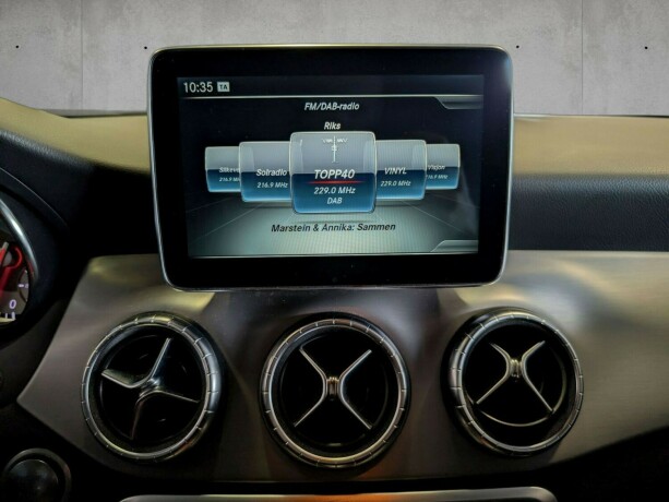 mercedes-benz-cla-bensin-2016-big-17