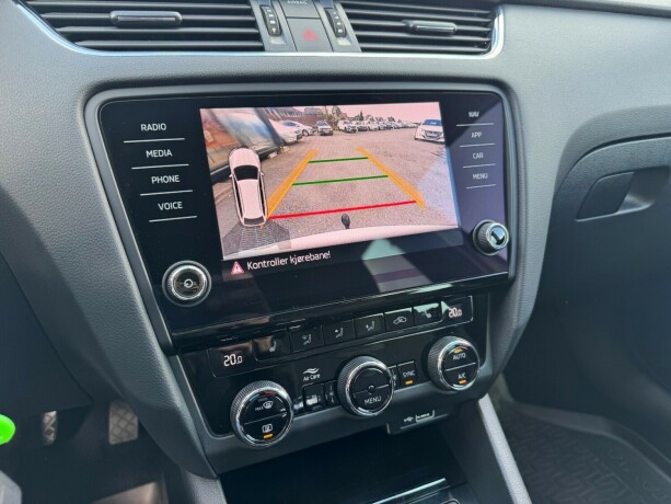 skoda-octavia-diesel-2018-big-9