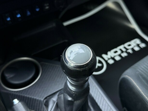 toyota-rav4-diesel-2015-big-25