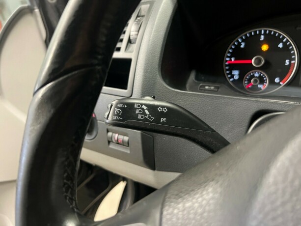 volkswagen-transporter-diesel-2014-big-11