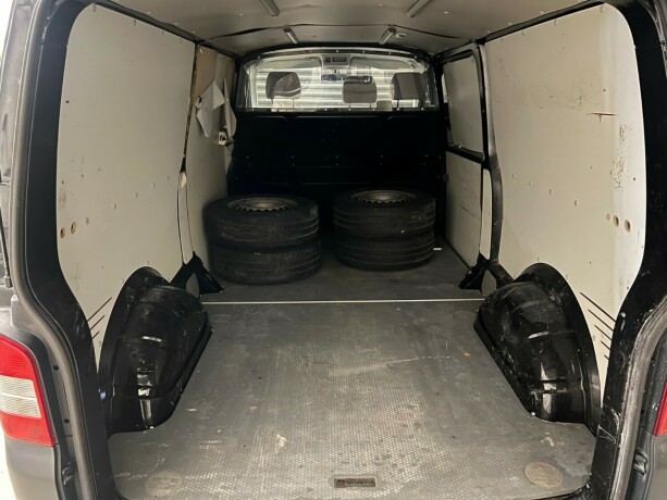 volkswagen-transporter-diesel-2014-big-18