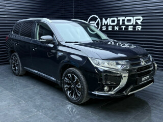 Mitsubishi | Outlander | Elektrisitet+bensin | 2015