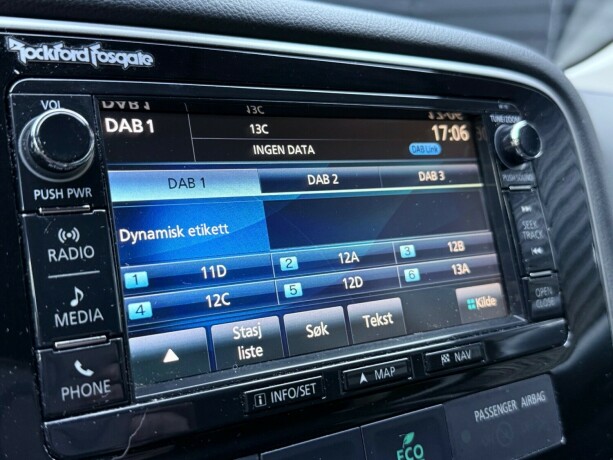 mitsubishi-outlander-elektrisitetbensin-2015-big-18