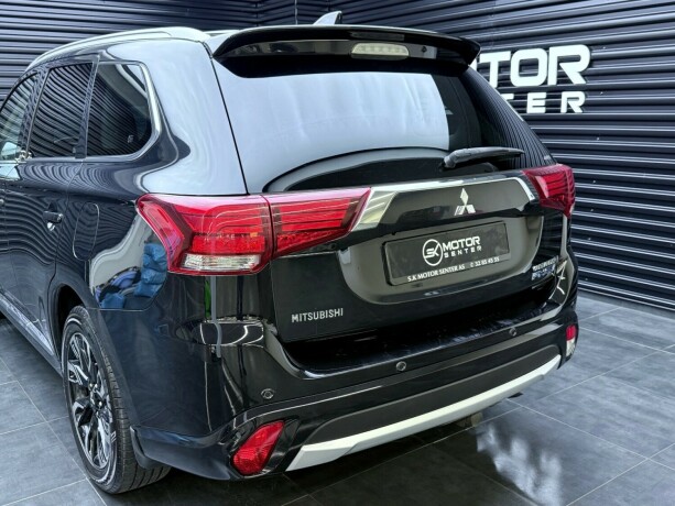 mitsubishi-outlander-elektrisitetbensin-2015-big-5