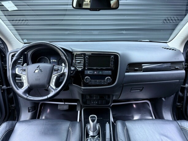 mitsubishi-outlander-elektrisitetbensin-2015-big-9