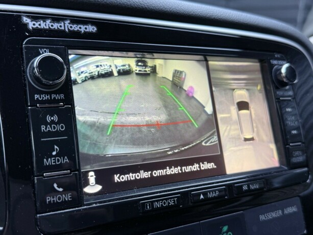 mitsubishi-outlander-elektrisitetbensin-2015-big-21