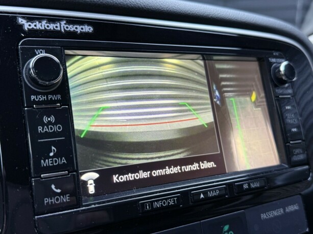 mitsubishi-outlander-elektrisitetbensin-2015-big-22