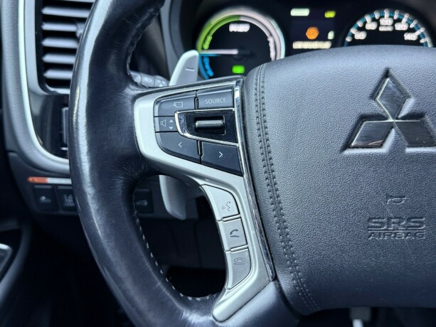 mitsubishi-outlander-elektrisitetbensin-2015-big-14